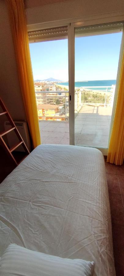 Atico Con Espectacular Terraza Frente Al Mar Apartman Peñíscola Kültér fotó
