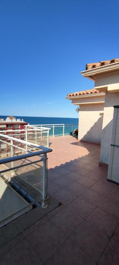 Atico Con Espectacular Terraza Frente Al Mar Apartman Peñíscola Kültér fotó